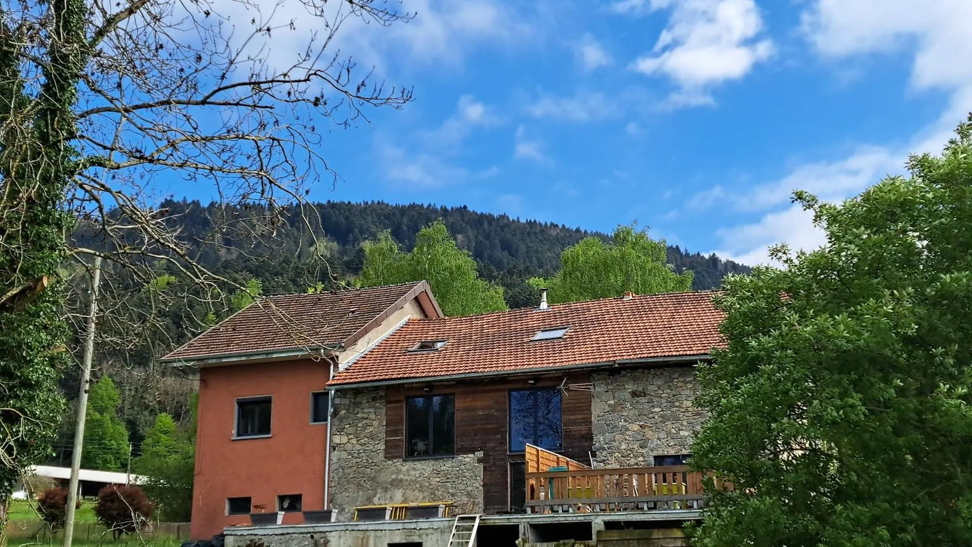 Lodge Laprau Lugrin Nyaraló